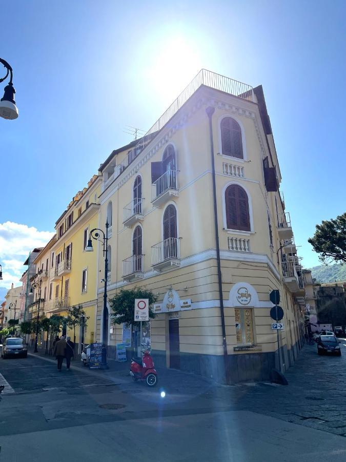 Отель Sorrento Street View Экстерьер фото