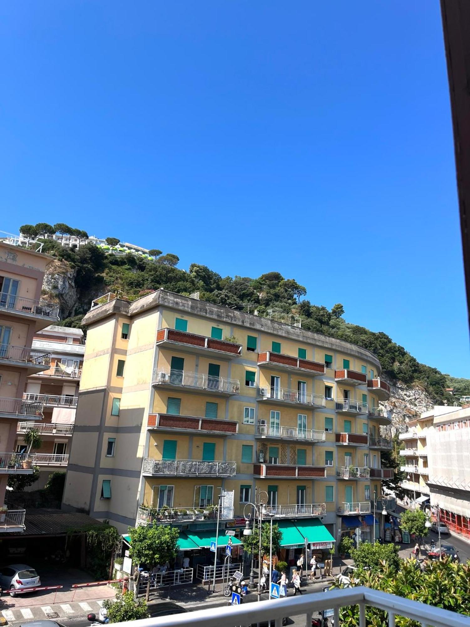 Отель Sorrento Street View Экстерьер фото